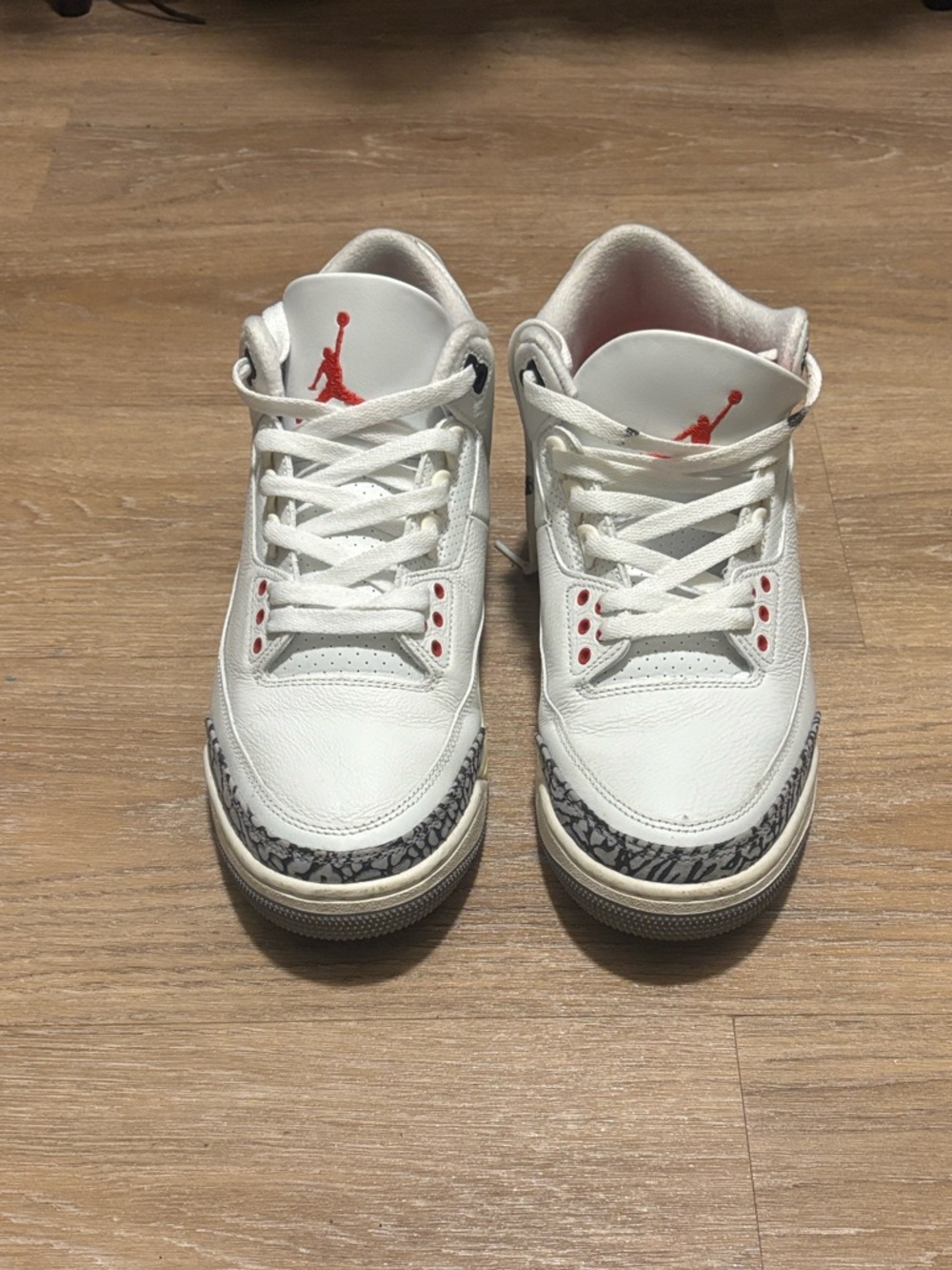 Men’s Jordan 3 white cement “reimagined” size 9